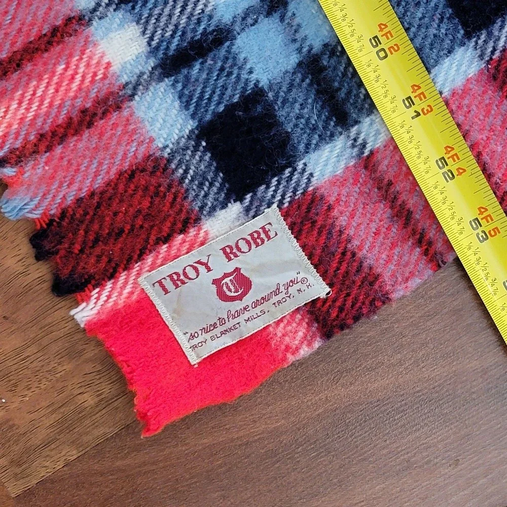 Vintage Tory Robe Unisex‎ Navy Red Wool Plaid Winter Blanket Size 53 x 61.5